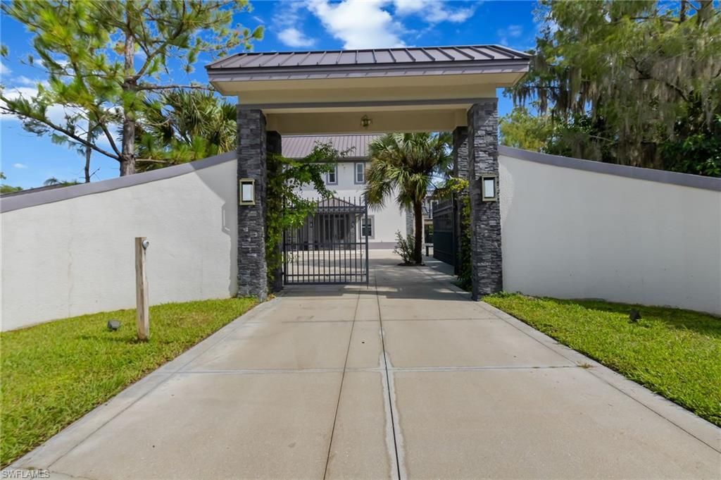 3585 33rd AVE NE, NAPLES, FL 34120 — photo 2