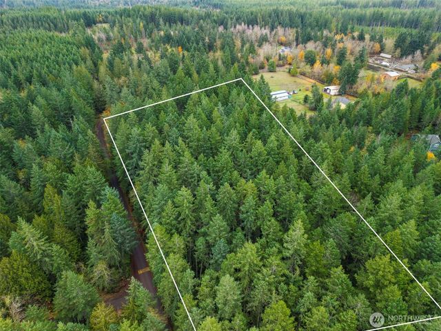 5 Larson Lane NW, Seabeck, WA 98380