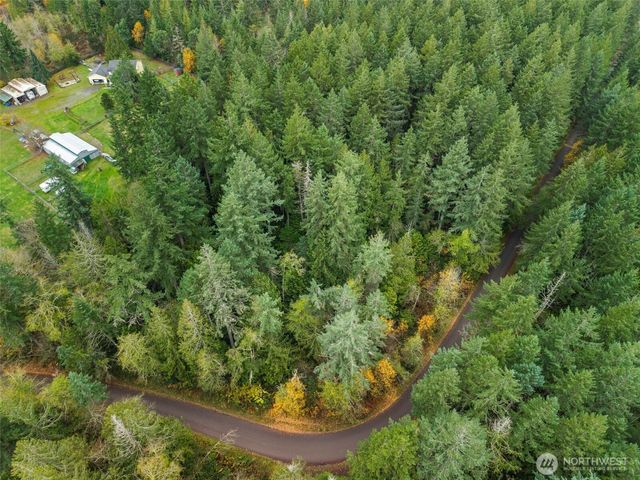 5 Larson Lane NW, Seabeck, WA 98380