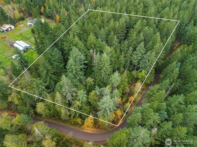 5 Larson Lane NW, Seabeck, WA 98380