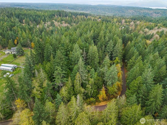 5 Larson Lane NW, Seabeck, WA 98380