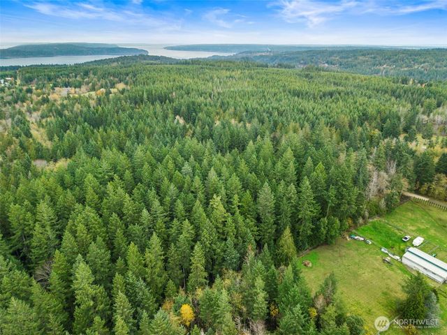 5 Larson Lane NW, Seabeck, WA 98380