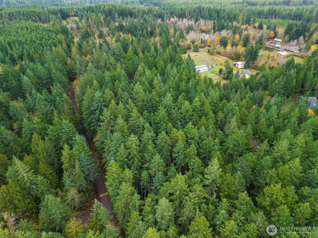 5 Larson Lane NW, Seabeck, WA 98380