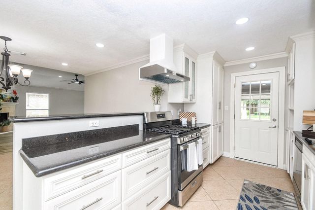 13507 Dripping Springs Drive, Houston, TX 77083