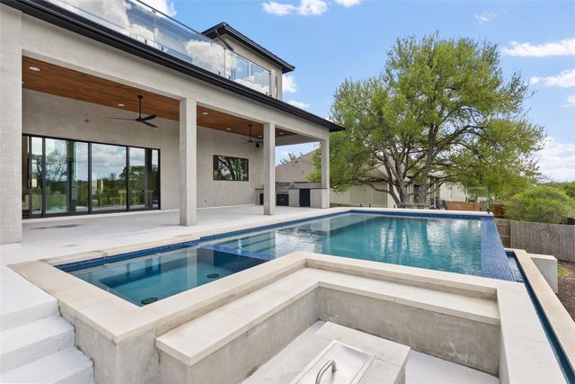 205 Waters View CT, Dripping Springs, TX 78620