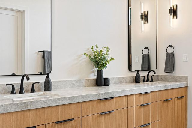 205 Waters View CT, Dripping Springs, TX 78620