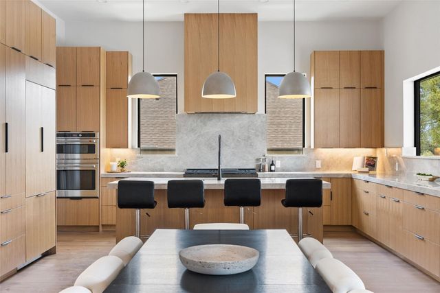 205 Waters View CT, Dripping Springs, TX 78620