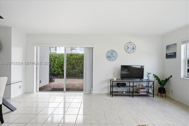 3105 NE 28th St 1B, Fort Lauderdale, FL 33308