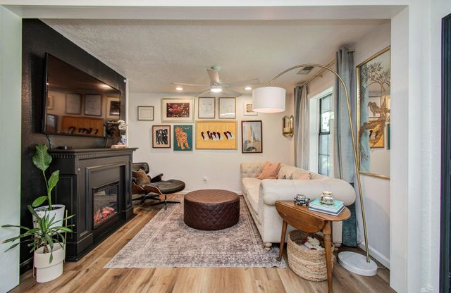 1612 E Bonner Street, Houston, TX 77007