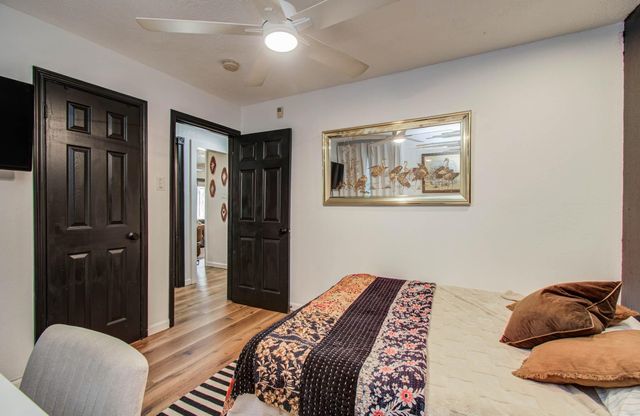 1612 E Bonner Street, Houston, TX 77007