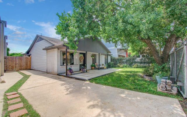 1612 E Bonner Street, Houston, TX 77007