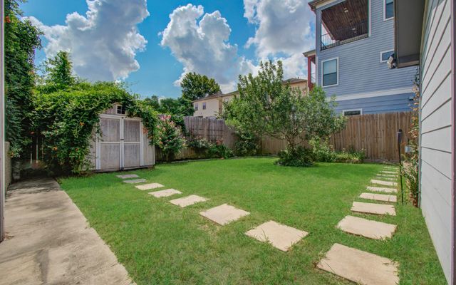 1612 E Bonner Street, Houston, TX 77007