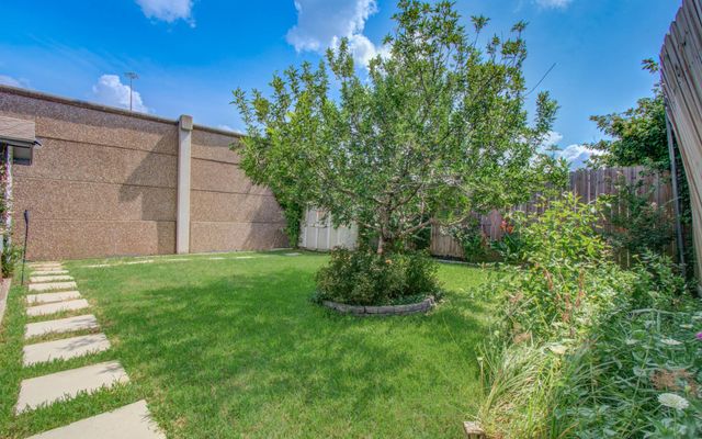 1612 E Bonner Street, Houston, TX 77007