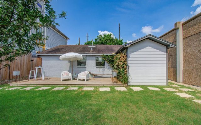 1612 E Bonner Street, Houston, TX 77007