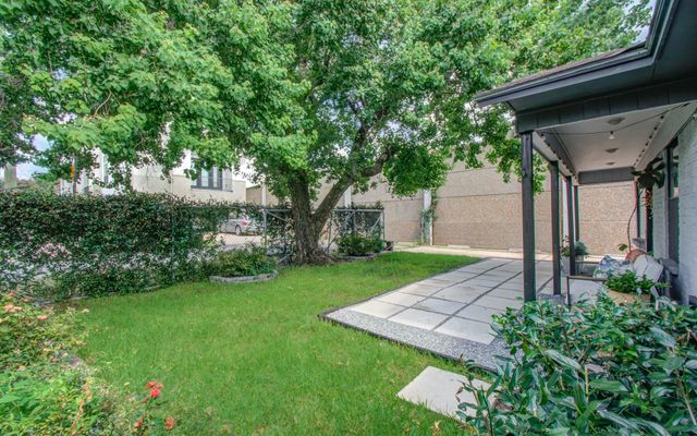 1612 E Bonner Street, Houston, TX 77007