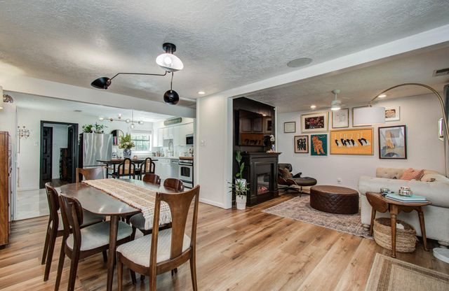 1612 E Bonner Street, Houston, TX 77007