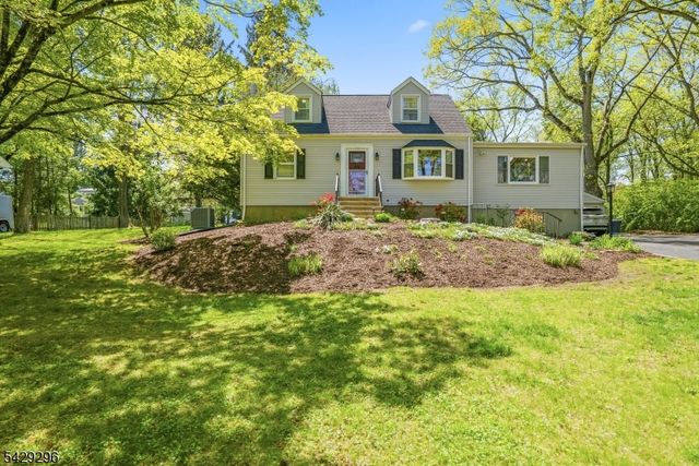 37 Hussa Pl, Denville Twp., NJ 07834
