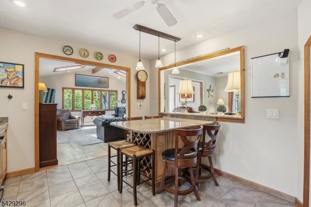37 Hussa Pl, Denville Twp., NJ 07834