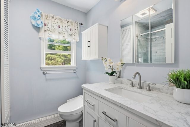 37 Hussa Pl, Denville Twp., NJ 07834