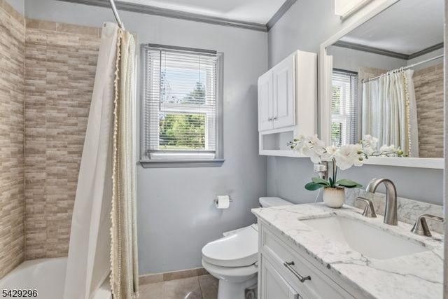 37 Hussa Pl, Denville Twp., NJ 07834