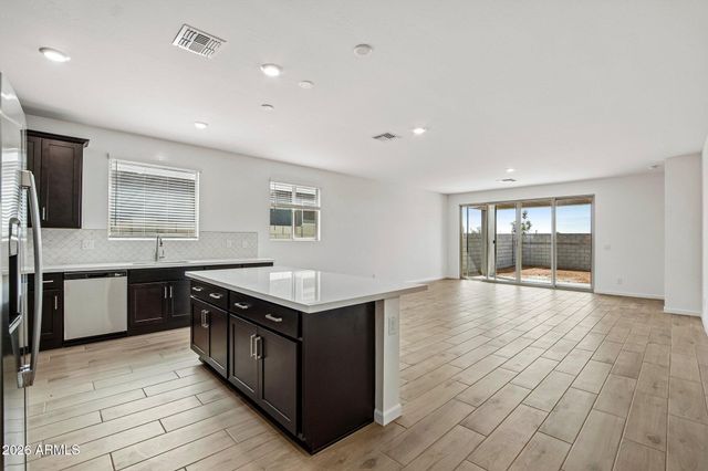 15737 W CORTE DEL SOL ESTE Drive, Waddell, AZ 85355