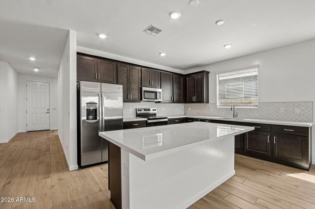 15737 W CORTE DEL SOL ESTE Drive, Waddell, AZ 85355