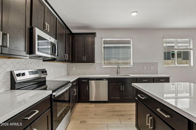 15737 W CORTE DEL SOL ESTE Drive, Waddell, AZ 85355