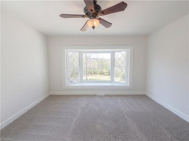 1495 Peace Haven Road, Clemmons, NC 27012