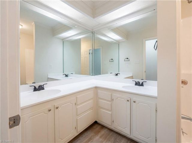 1495 Peace Haven Road, Clemmons, NC 27012