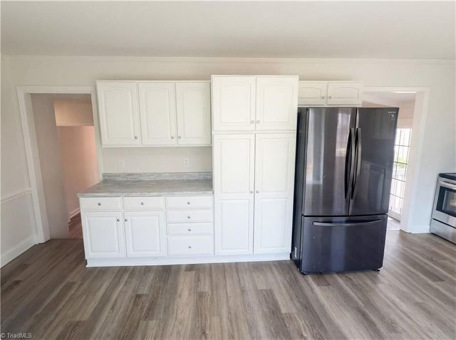 1495 Peace Haven Road, Clemmons, NC 27012