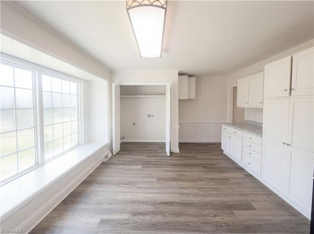 1495 Peace Haven Road, Clemmons, NC 27012