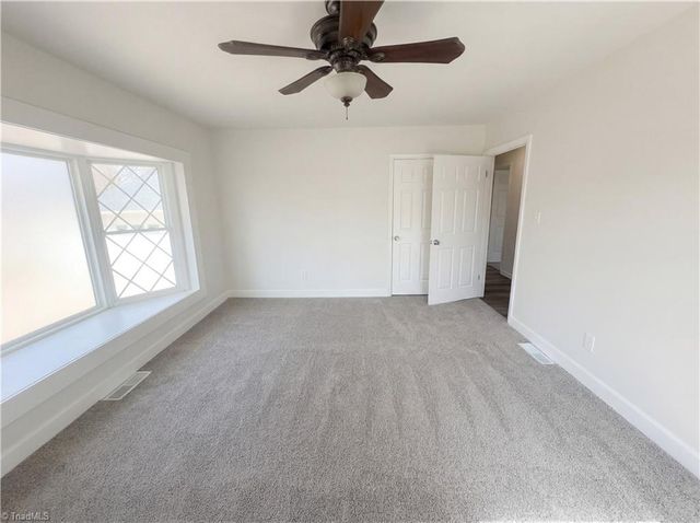 1495 Peace Haven Road, Clemmons, NC 27012