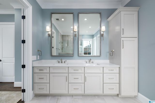 1723 COLLINWOOD COURT, Vestavia Hills, AL 35243