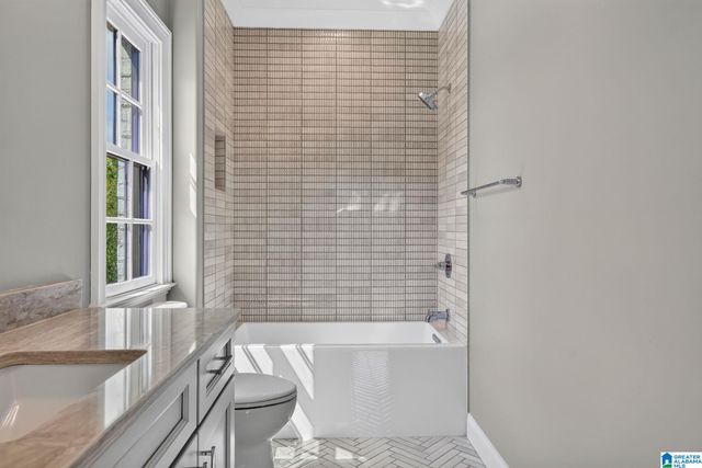 1723 COLLINWOOD COURT, Vestavia Hills, AL 35243