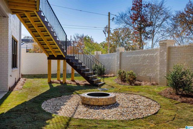 1723 COLLINWOOD COURT, Vestavia Hills, AL 35243