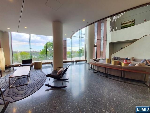 320 Adolphus Avenue 914, Cliffside Park, NJ 07010