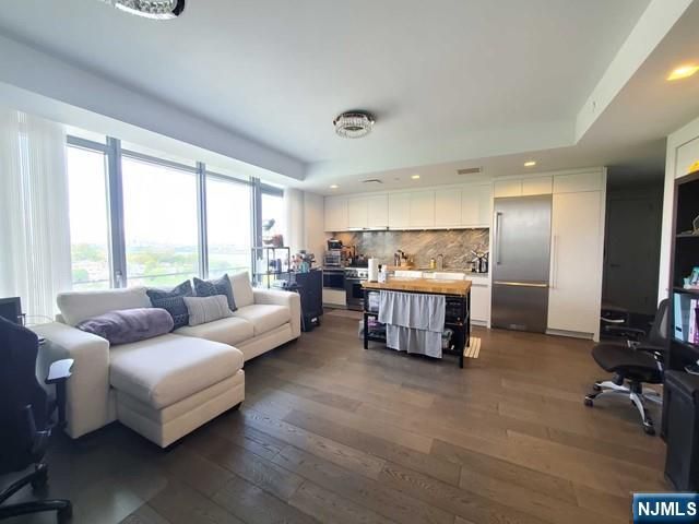 320 Adolphus Avenue 914, Cliffside Park, NJ 07010
