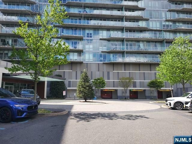 320 Adolphus Avenue 914, Cliffside Park, NJ 07010