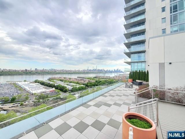 320 Adolphus Avenue 914, Cliffside Park, NJ 07010