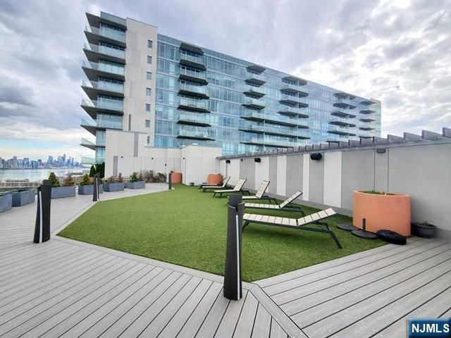 320 Adolphus Avenue 914, Cliffside Park, NJ 07010