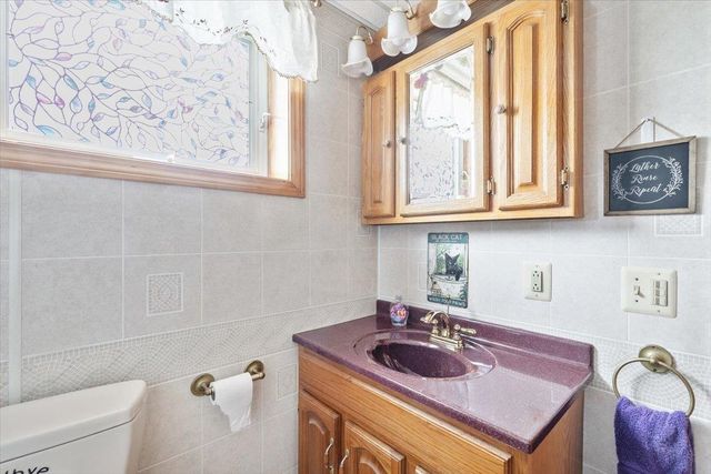 12 Hamilton Place, Richford, VT 05476