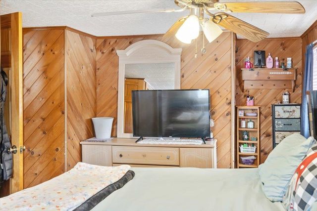 12 Hamilton Place, Richford, VT 05476