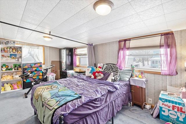 12 Hamilton Place, Richford, VT 05476