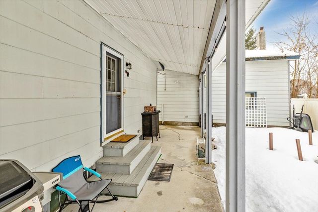 12 Hamilton Place, Richford, VT 05476