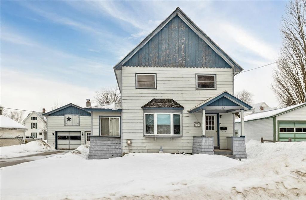 12 Hamilton Place, Richford, VT 05476