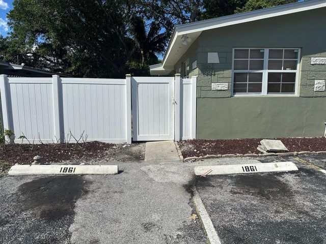 1863 NE 161st St, North Miami Beach, FL 33162