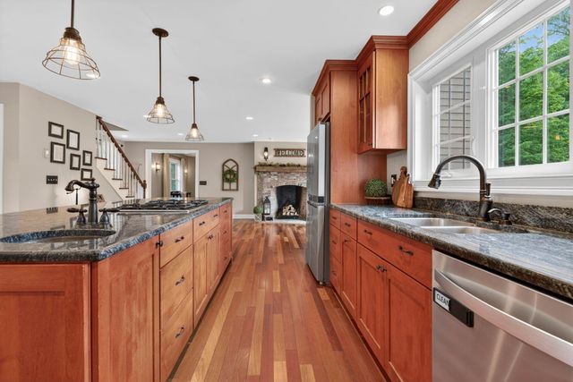 376 Main Street, Hopkinton, NH 03229