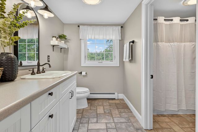 376 Main Street, Hopkinton, NH 03229