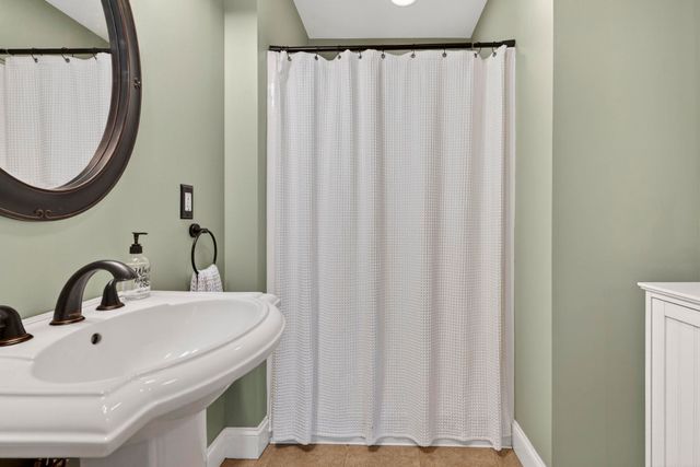 376 Main Street, Hopkinton, NH 03229