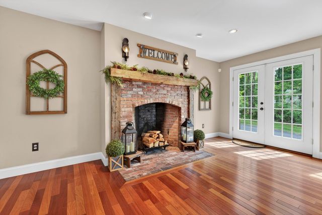 376 Main Street, Hopkinton, NH 03229